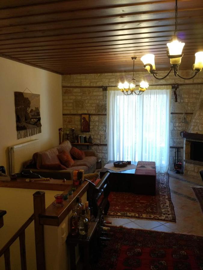 Karpenísion La Casa Di Pietraヴィラ エクステリア 写真